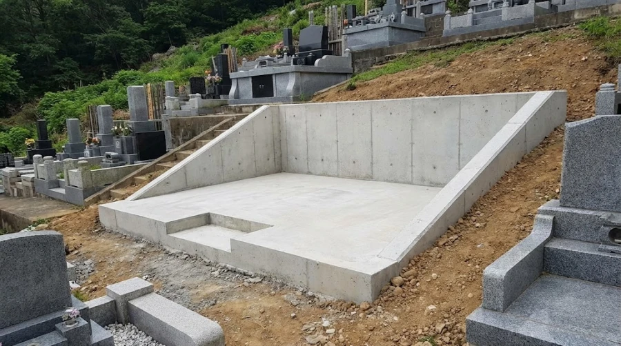 ograda-na-sklone-fundament